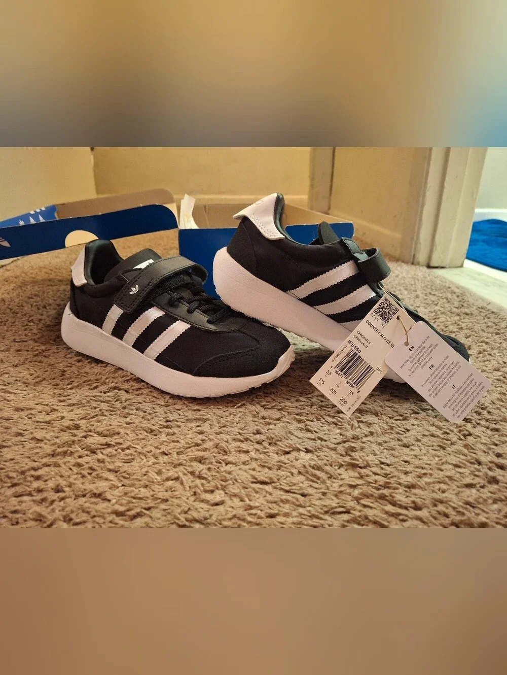 Brand New Adiidas Kids Black and White Velcro Stripe Sneakers Size 1.5